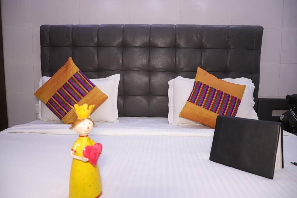Apartment Fortune Service 1bhk,l-36b,saket *