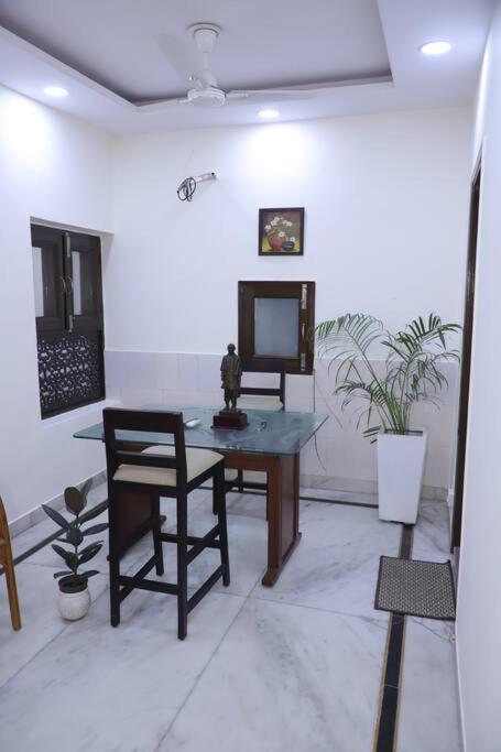 Fortune Service 1bhk,l-36b,saket Apartment