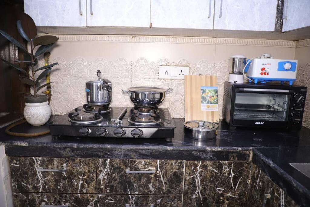 Fortune Service 1bhk,l-36b,saket Apartment New Delhi
