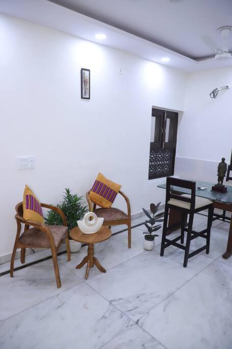 Apartment Fortune Service 1bhk,l-36b,saket New Delhi