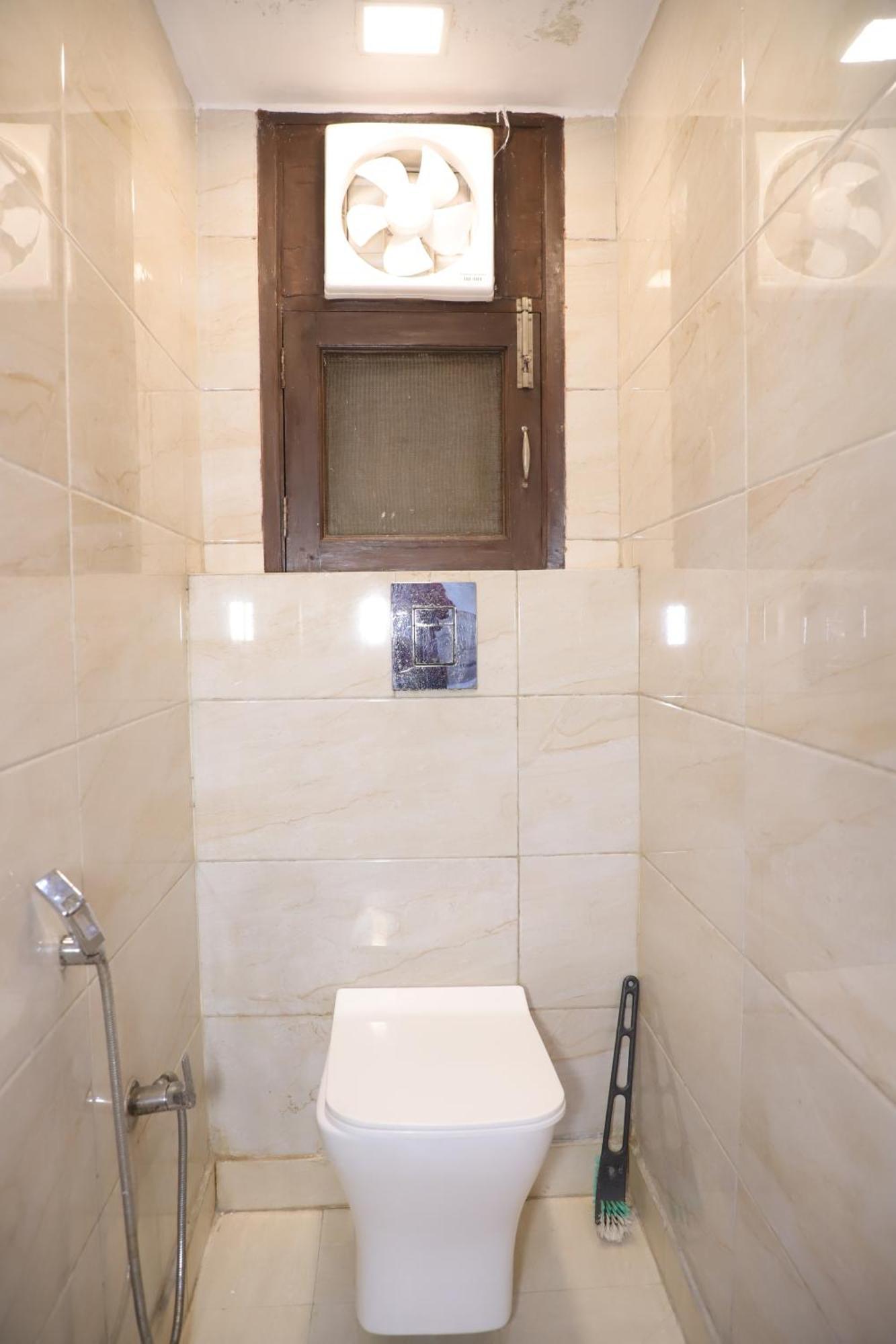 Fortune Service 1bhk,l-36b,saket