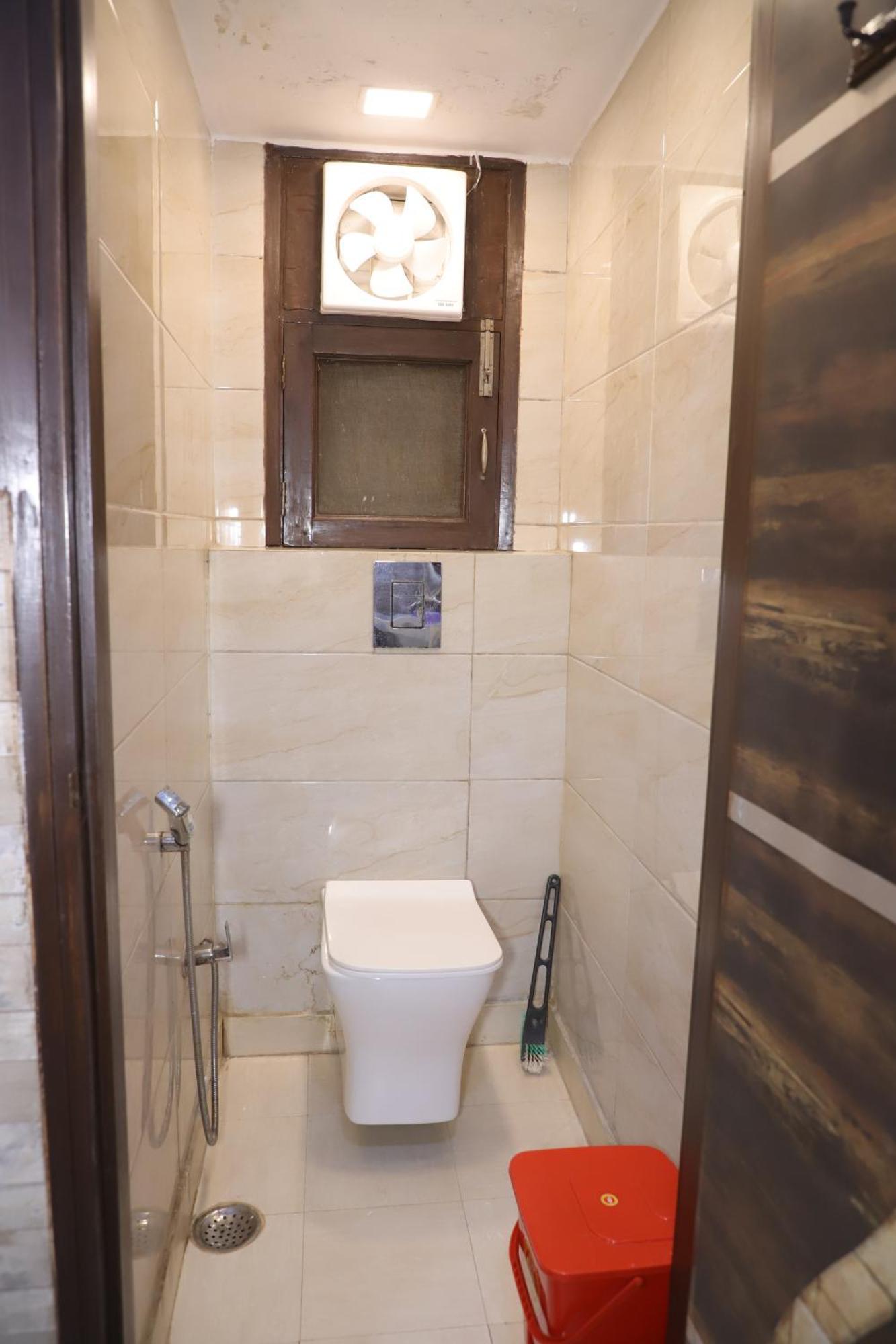 Fortune Service 1bhk,l-36b,saket Apartment